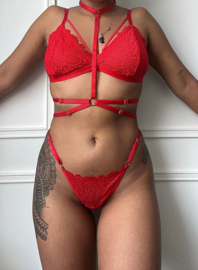 FRIGG LINGERIE SET RED.